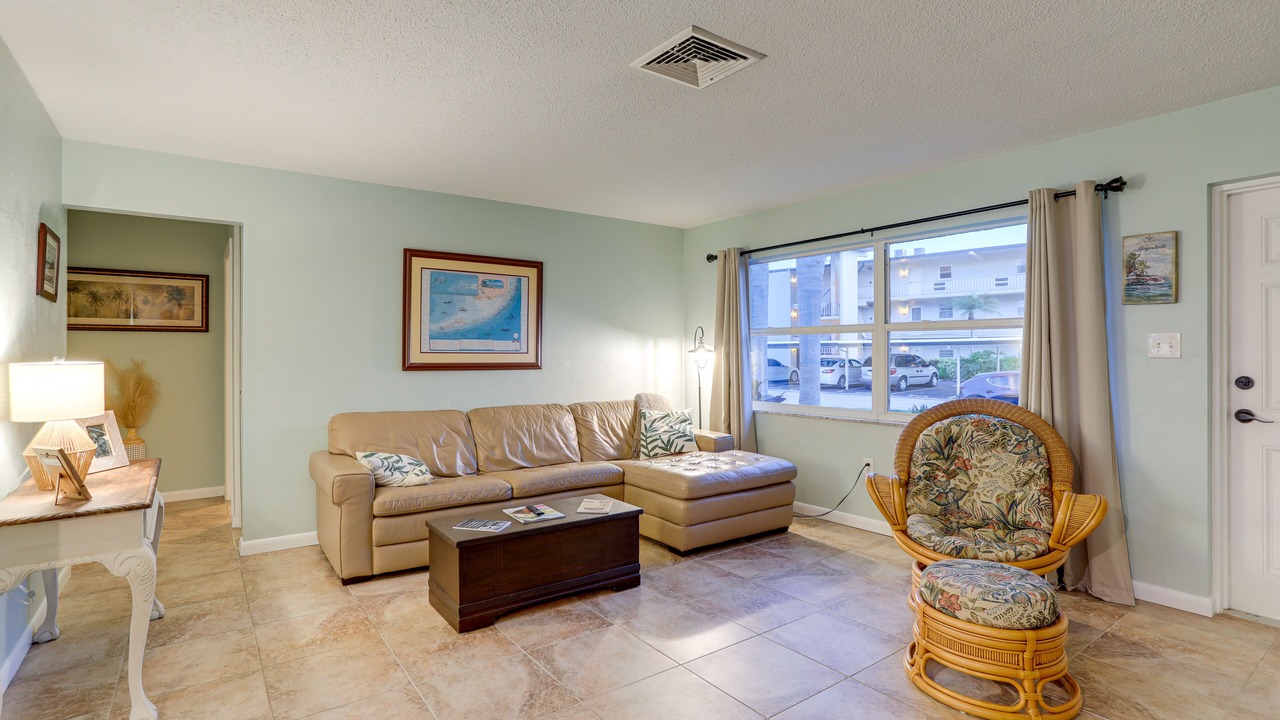 Photo of Livingroom in South Pinellas Community Council