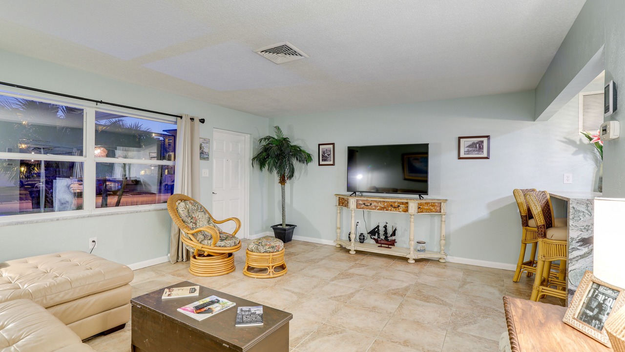 Photo of Livingroom in South Pinellas Community Council