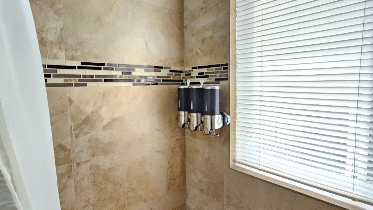 Photo of Bathroom in Oakland Park