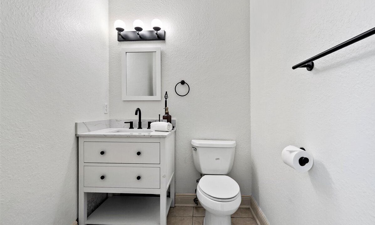 Photo of Bathroom in Loxahatchee