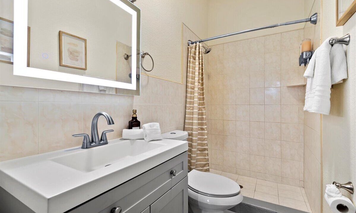 Photo of Bathroom in Loxahatchee