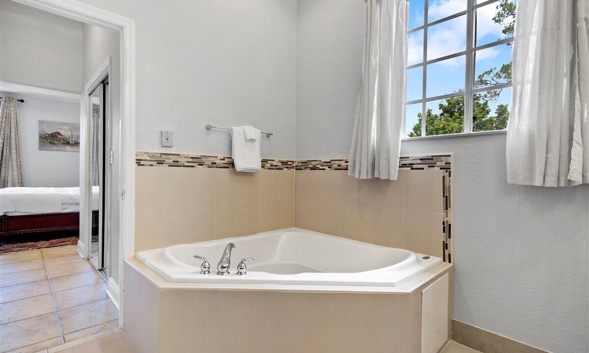 Photo of Bathroom in Loxahatchee