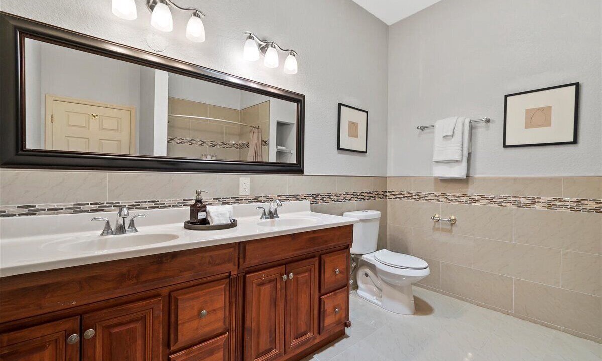 Photo of Bathroom in Loxahatchee