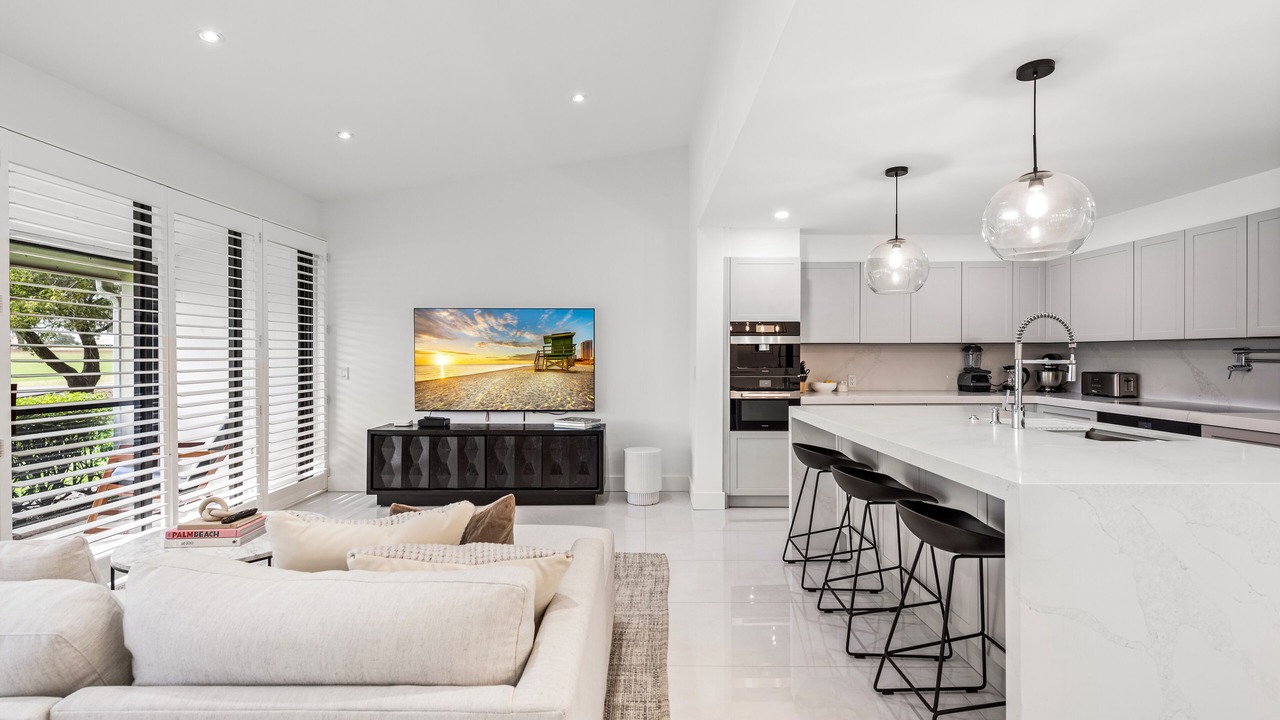 Photo of Livingroom in Hunt Club