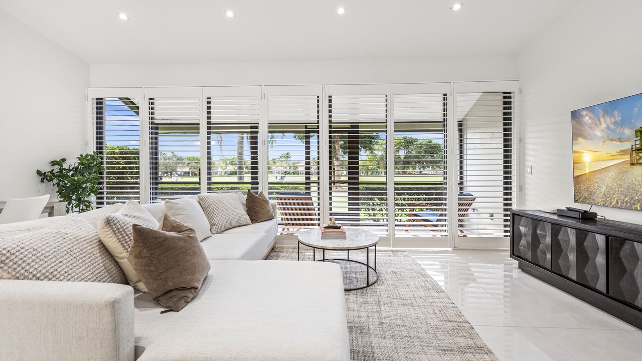 Photo of Livingroom in Hunt Club