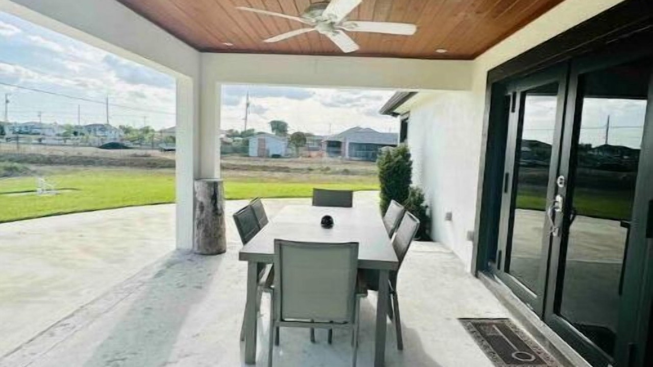 Photo of Outdoor in Sunshine