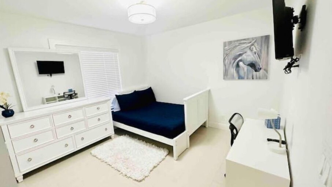 Photo of Bedroom in Sunshine