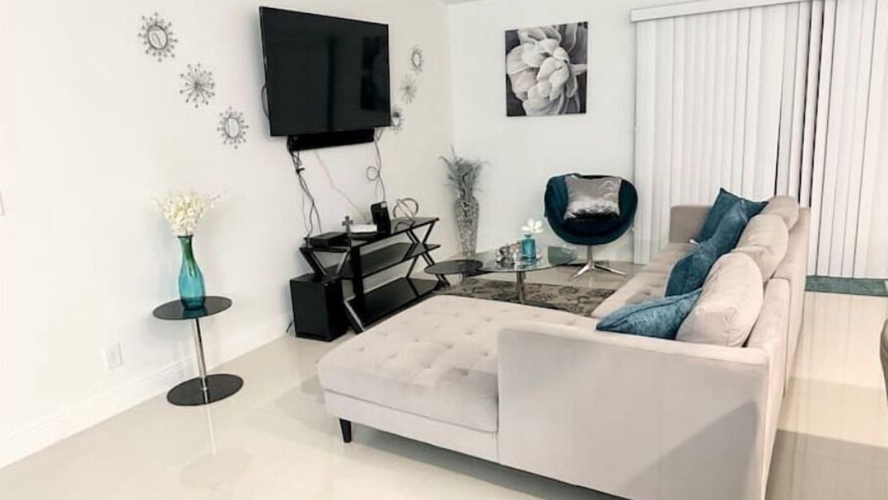 Photo of Livingroom in Sunshine