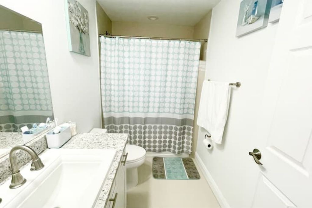 Photo of Bathroom in Sunshine