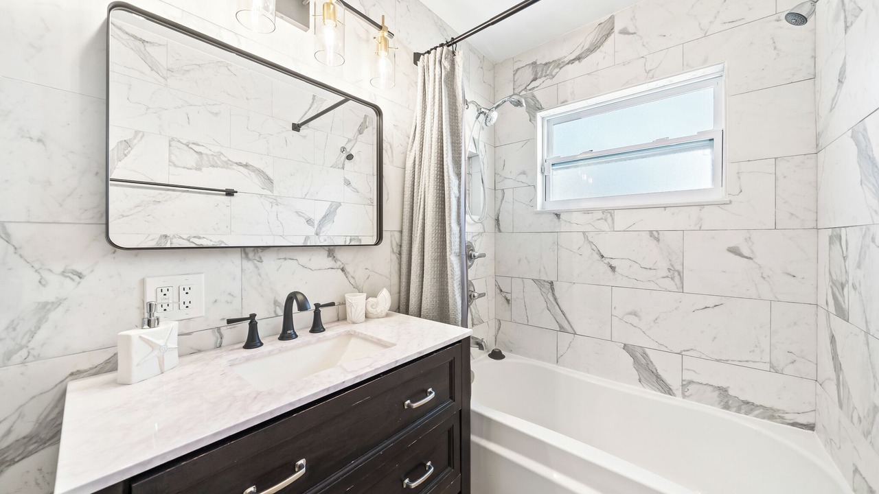 Photo of Bathroom in Cocoa Isles