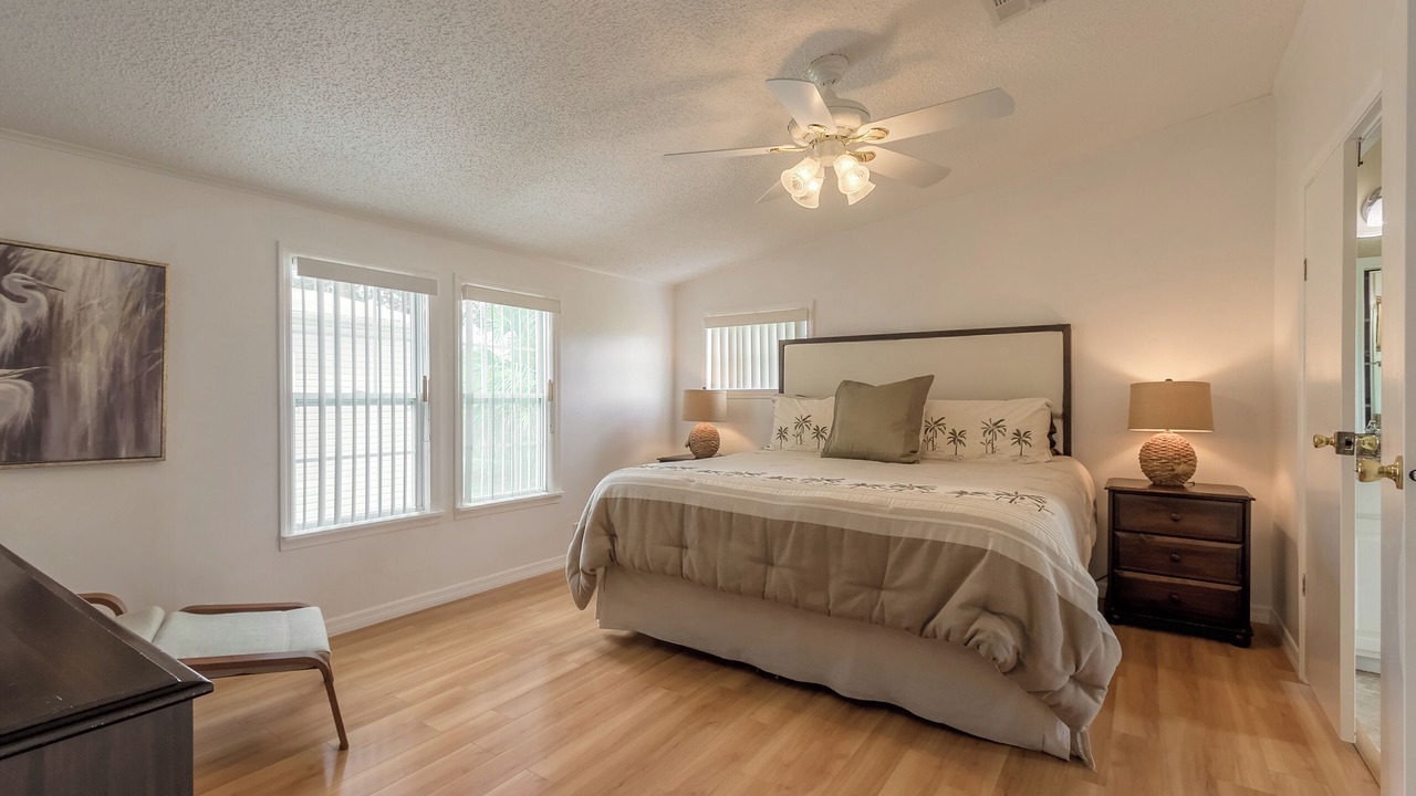 Photo of Bedroom in Edgewater
