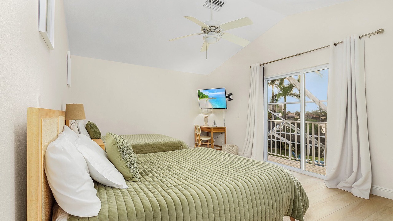 Photo of Bedroom in Pelican