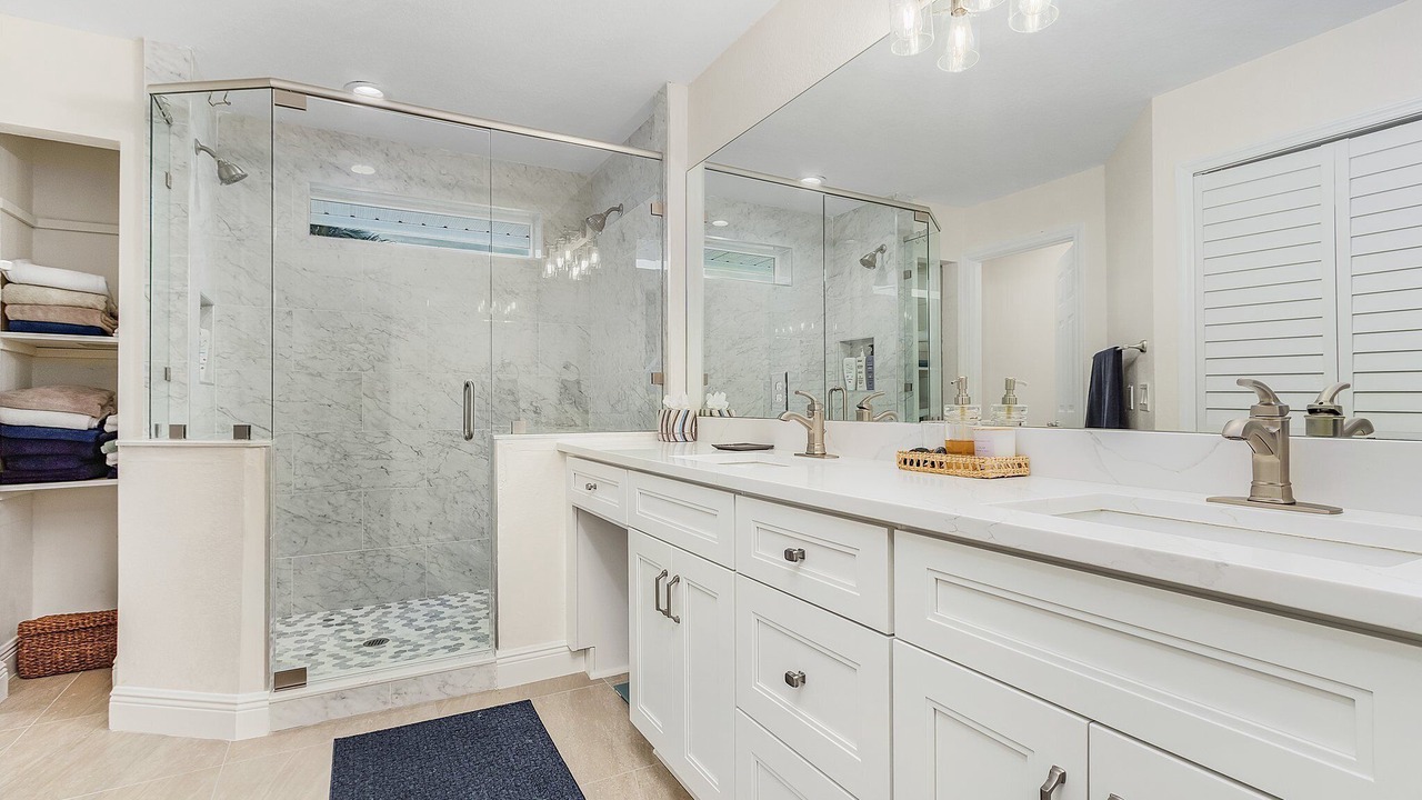 Photo of Bathroom in Pelican