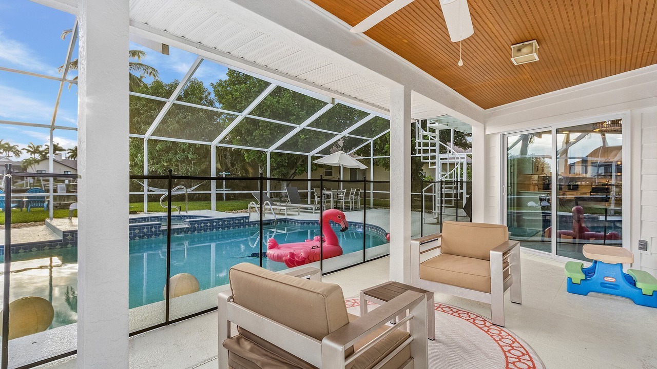 Photo of Outdoor in Pelican
