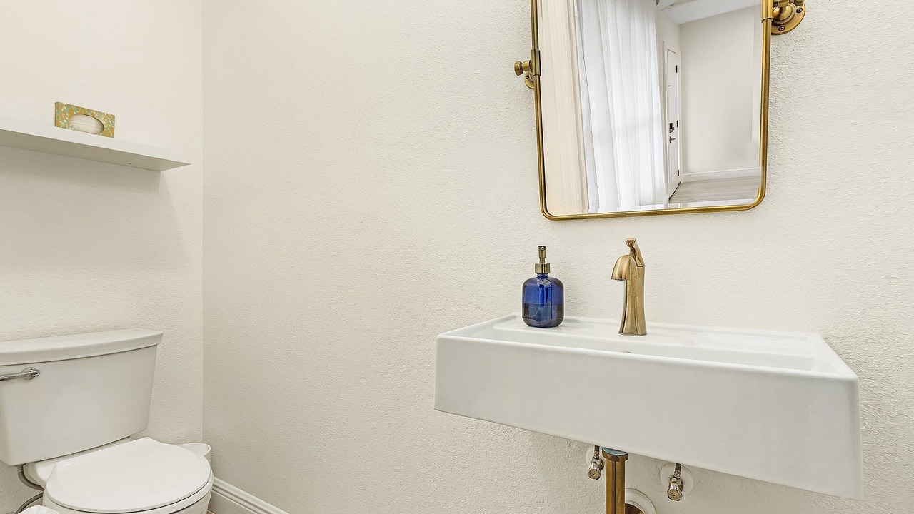 Photo of Bathroom in Pelican