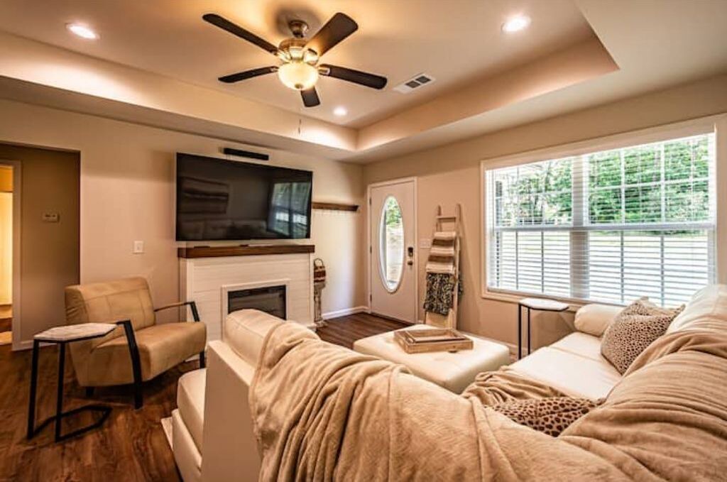 Photo of Livingroom in Dahlonega