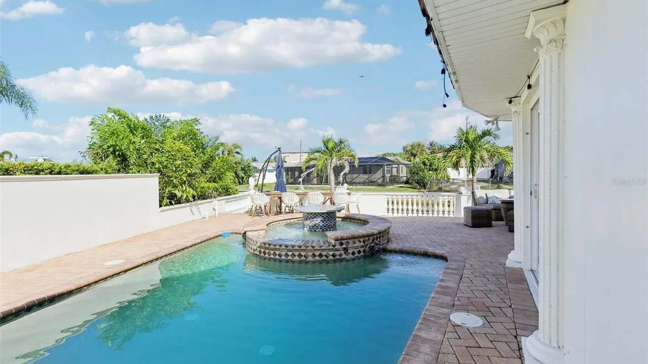 Photo of Outdoor in Harbor Hills