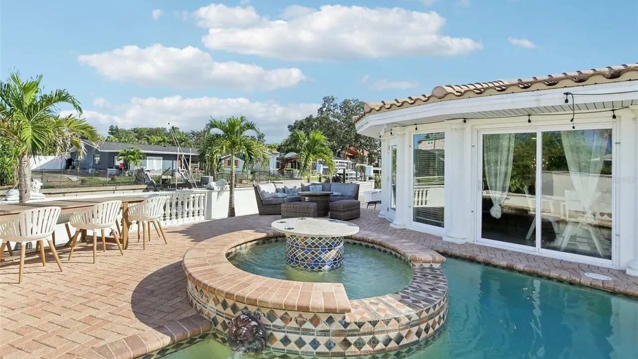 Photo of Outdoor in Harbor Hills