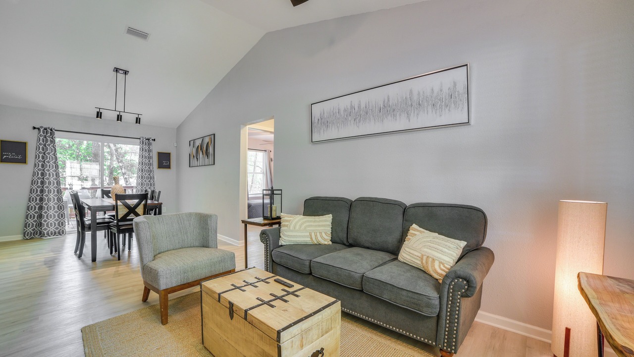 Photo of Livingroom in Tallahassee
