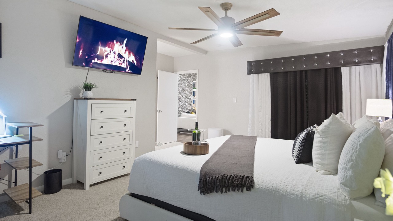 Photo of Bedroom in Lake Magdalene