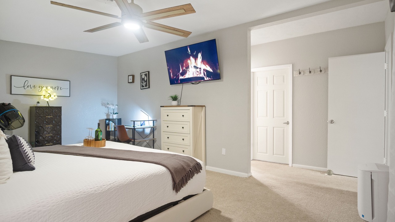 Photo of Bedroom in Lake Magdalene