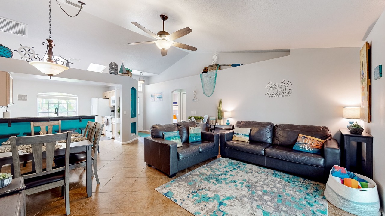 Photo of Livingroom in Lakewood Park