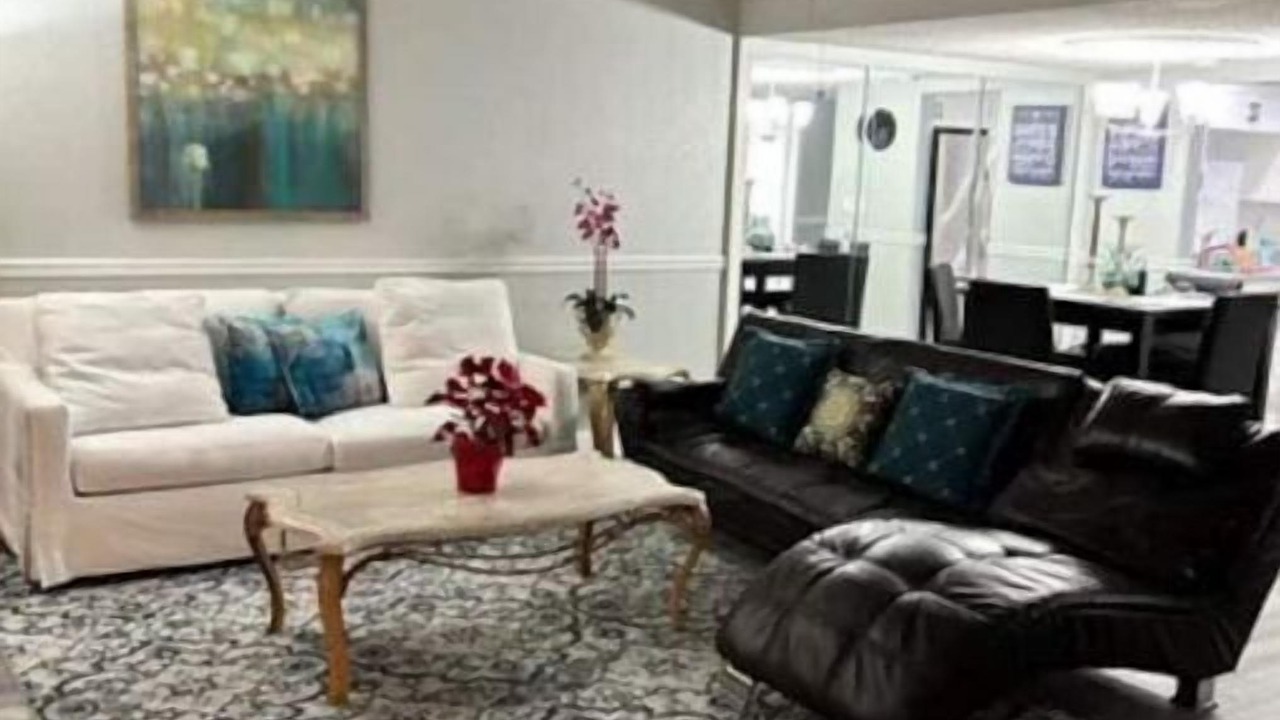 Photo of Livingroom in Lauderhill