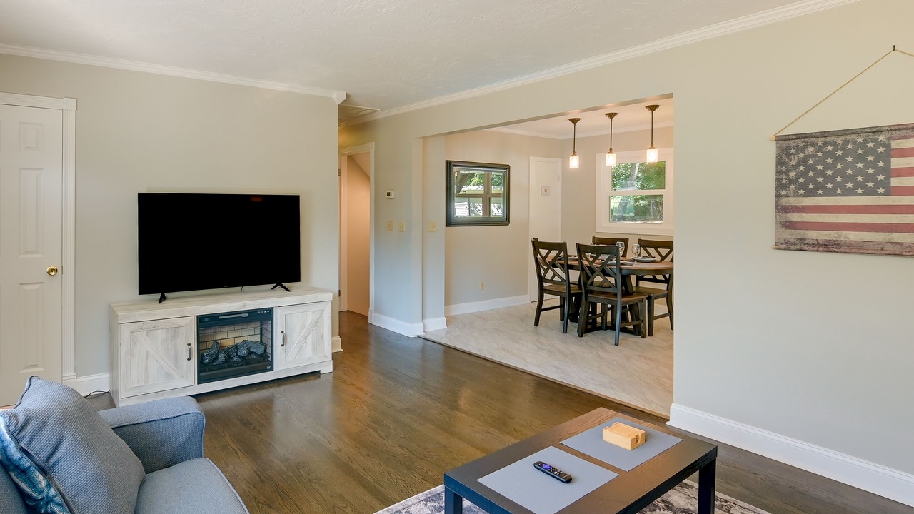 Photo of Livingroom in Blacksburg