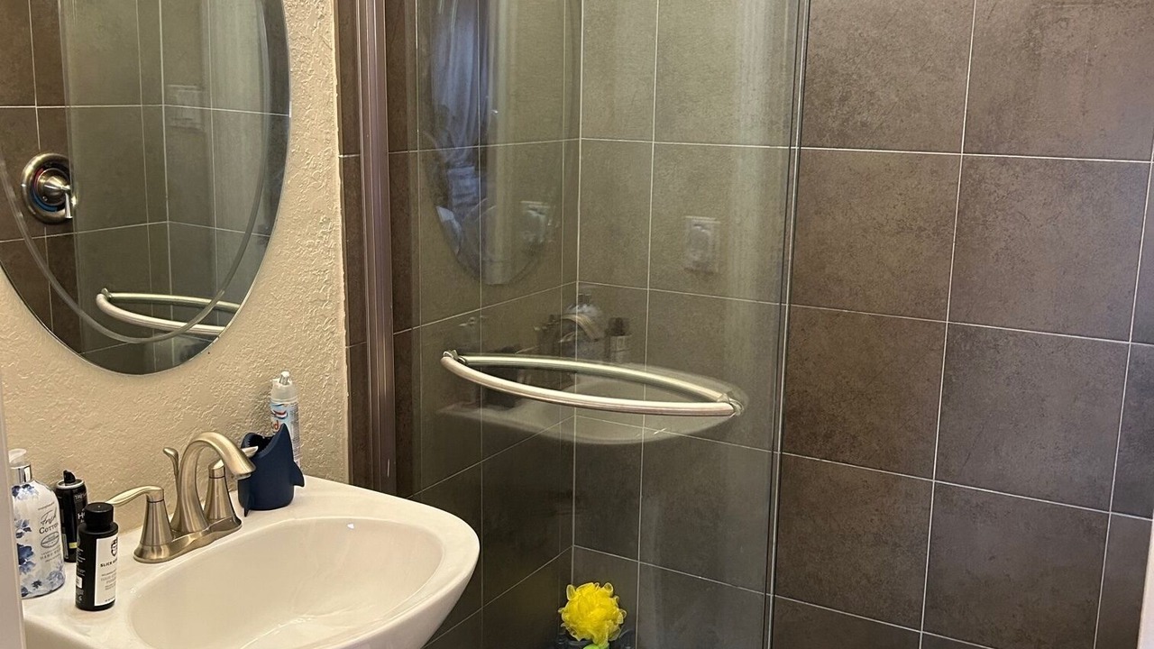 Photo of Bathroom in Port Tampa City