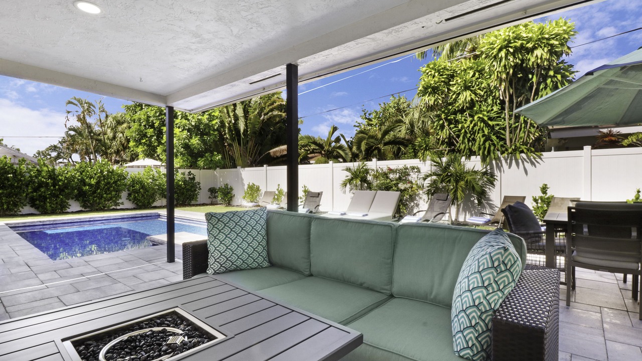 Photo of Outdoor in Tropic Palms