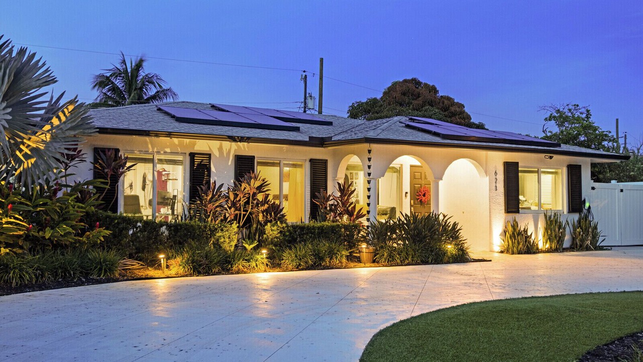 Photo of Outdoor in Tropic Palms