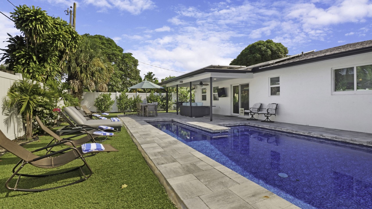 Photo of Outdoor in Tropic Palms