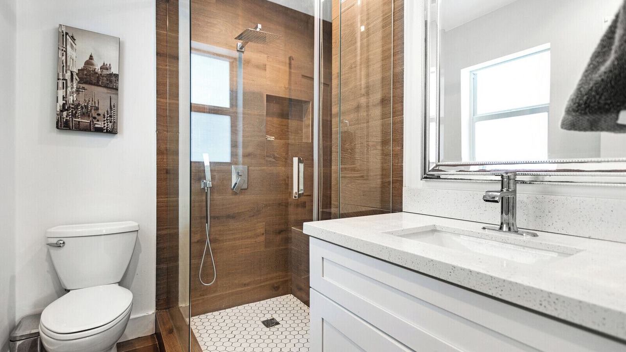 Photo of Bathroom in Tropic Palms
