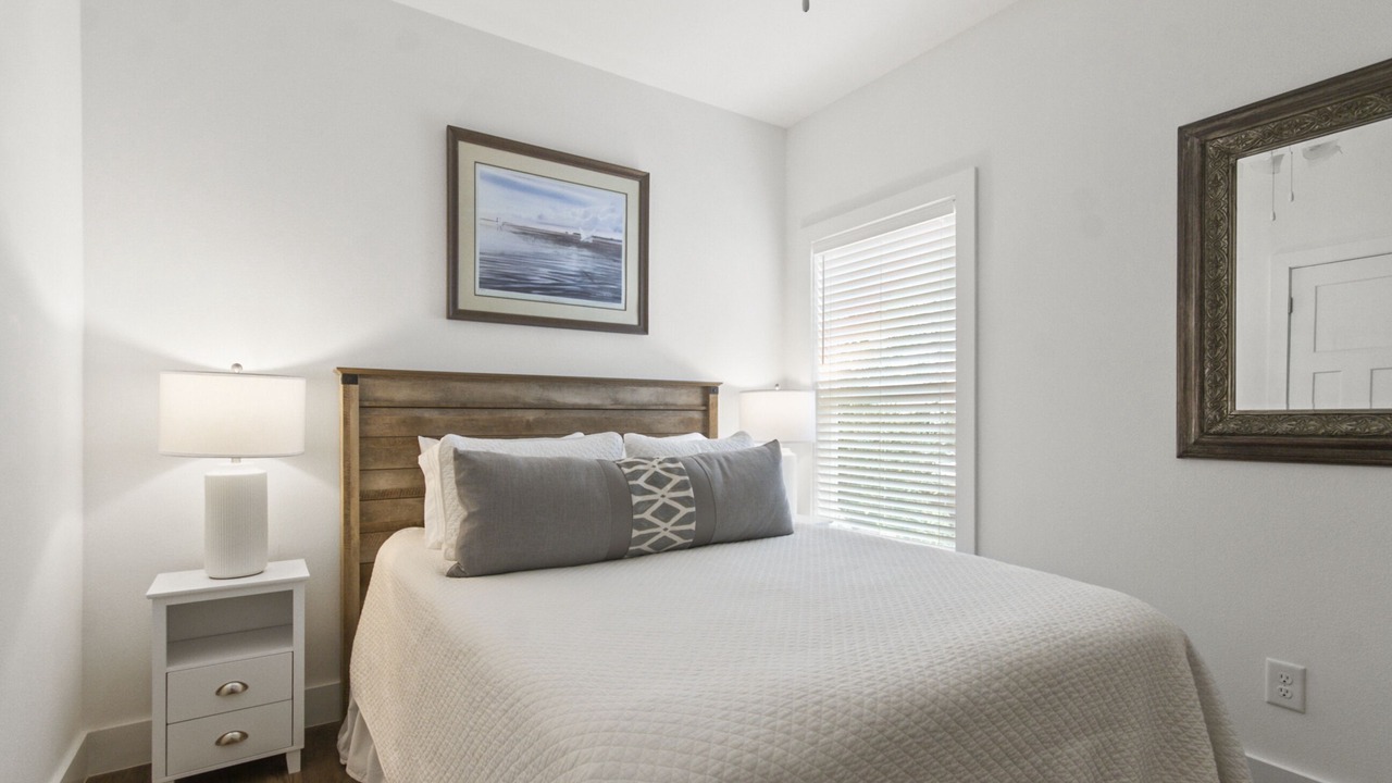 Photo of Bedroom in Alabama Gulf Coast