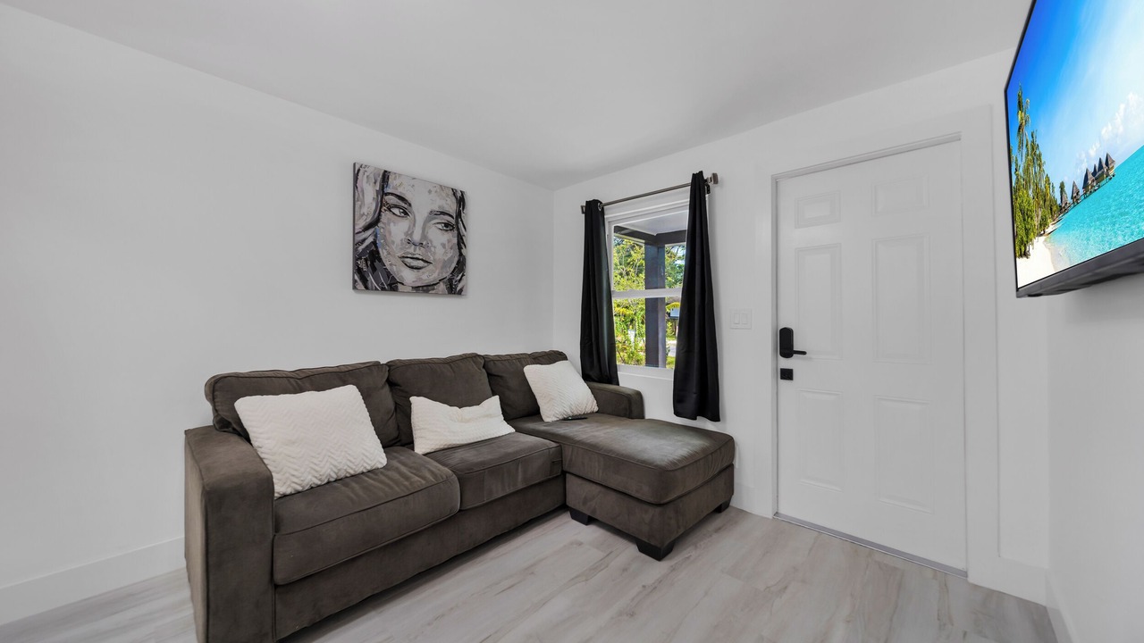 Photo of Livingroom in Edgewood