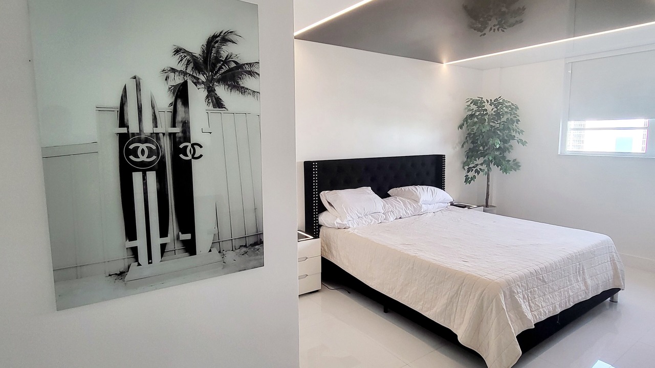 Photo of Bedroom in Golden Beach