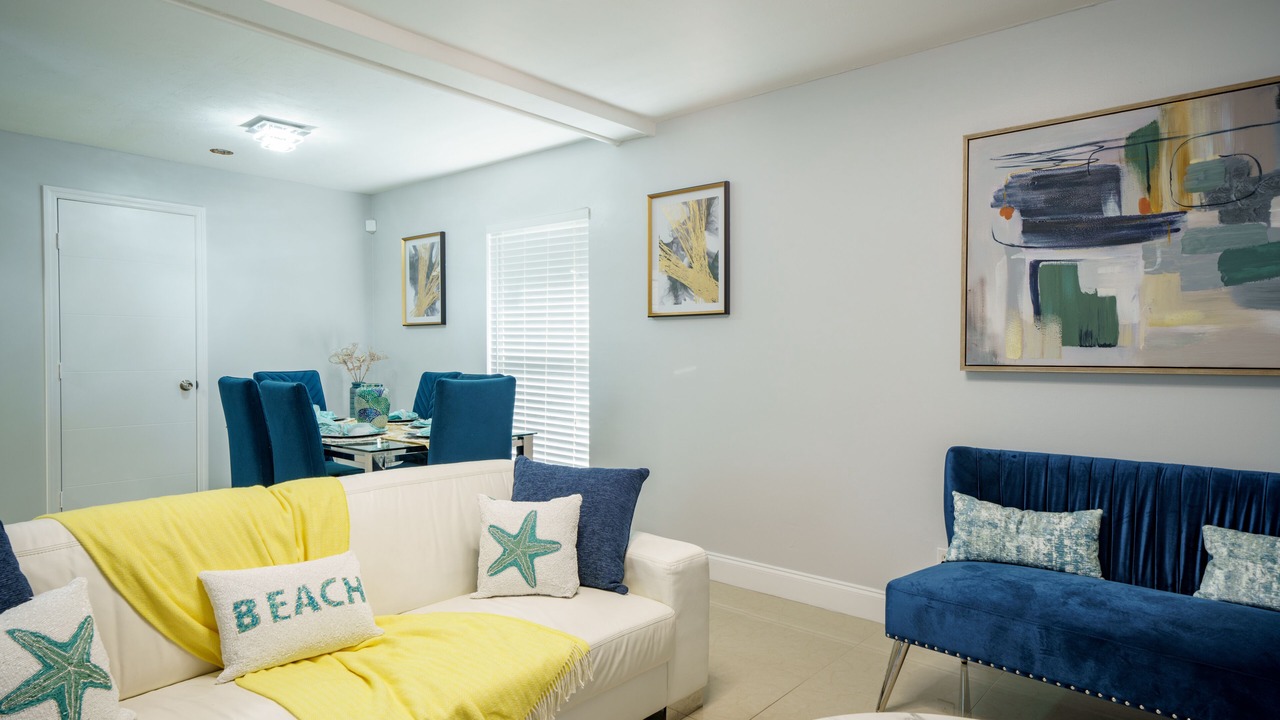 Photo of Livingroom in Tamarac