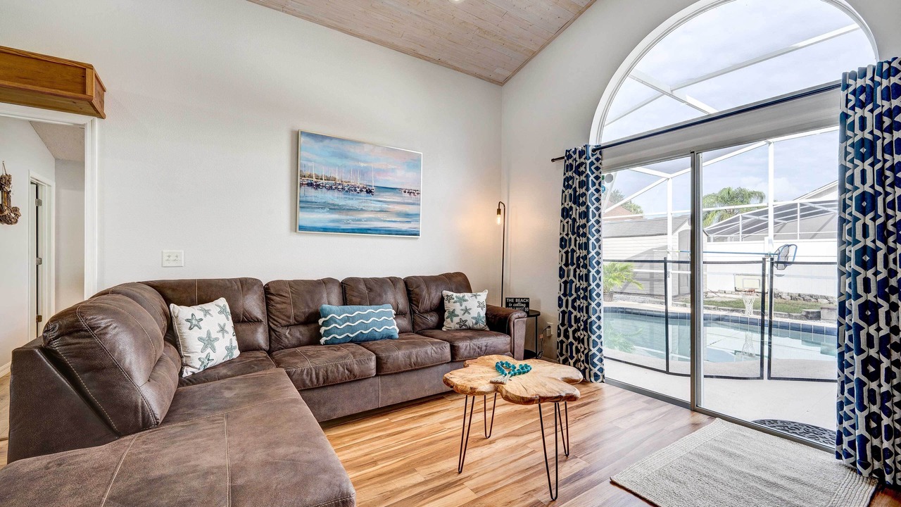 Photo of Livingroom in Lindfields