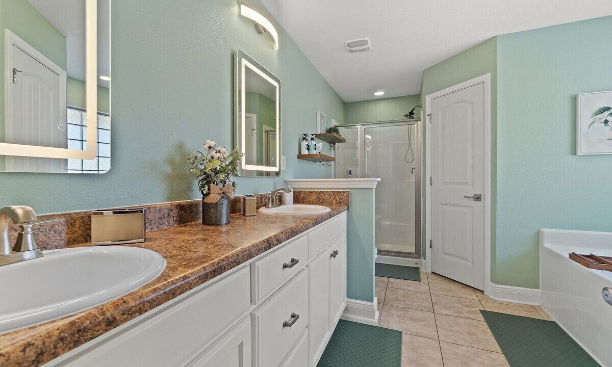 Photo of Bathroom in Pine Forest