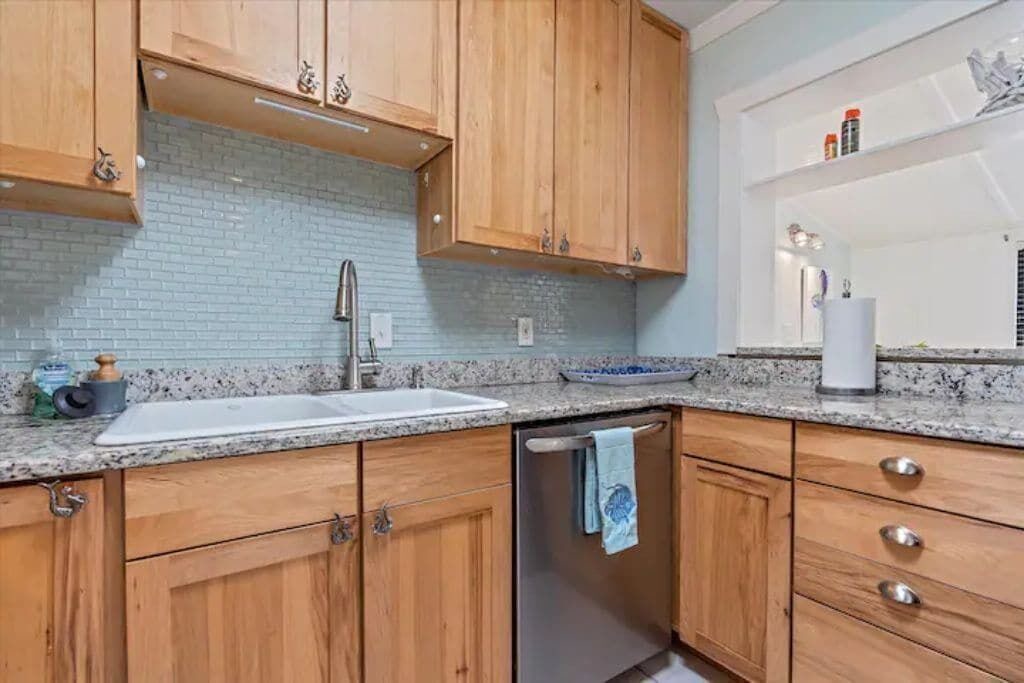 Photo of Bathroom in Bayshore Gardens