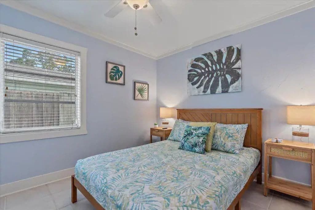 Photo of Bedroom in Bayshore Gardens