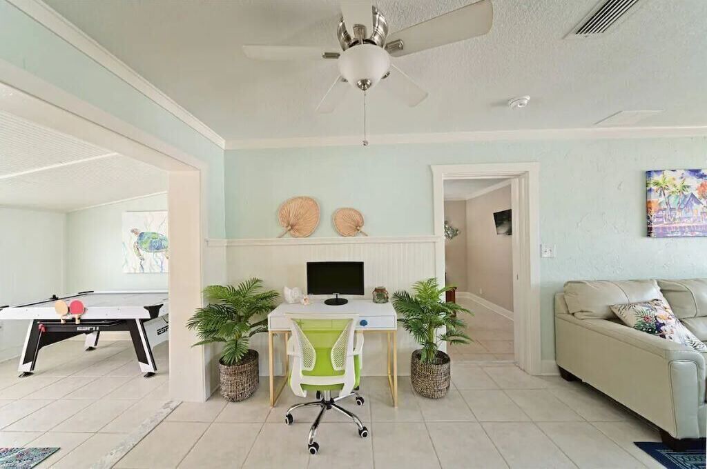 Photo of Bedroom in Bayshore Gardens
