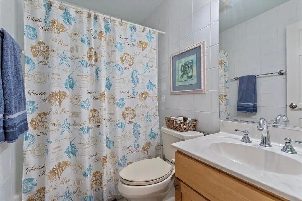 Photo of Bathroom in Bayshore Gardens