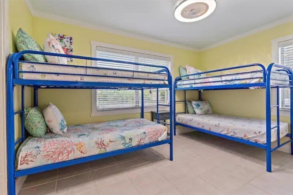 Photo of Bedroom in Bayshore Gardens