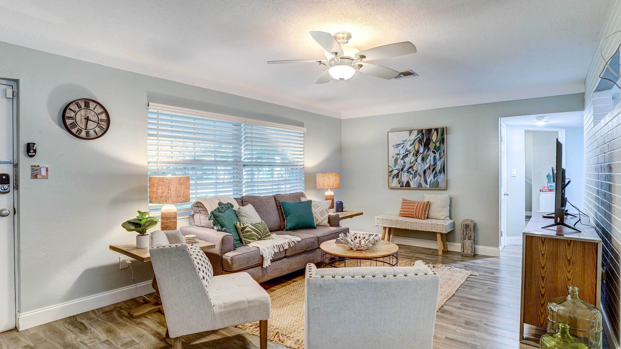 Photo of Livingroom in South Pinellas Community Council