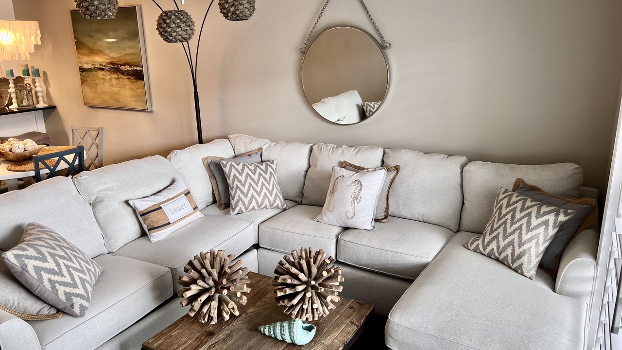Photo of Livingroom in Point East