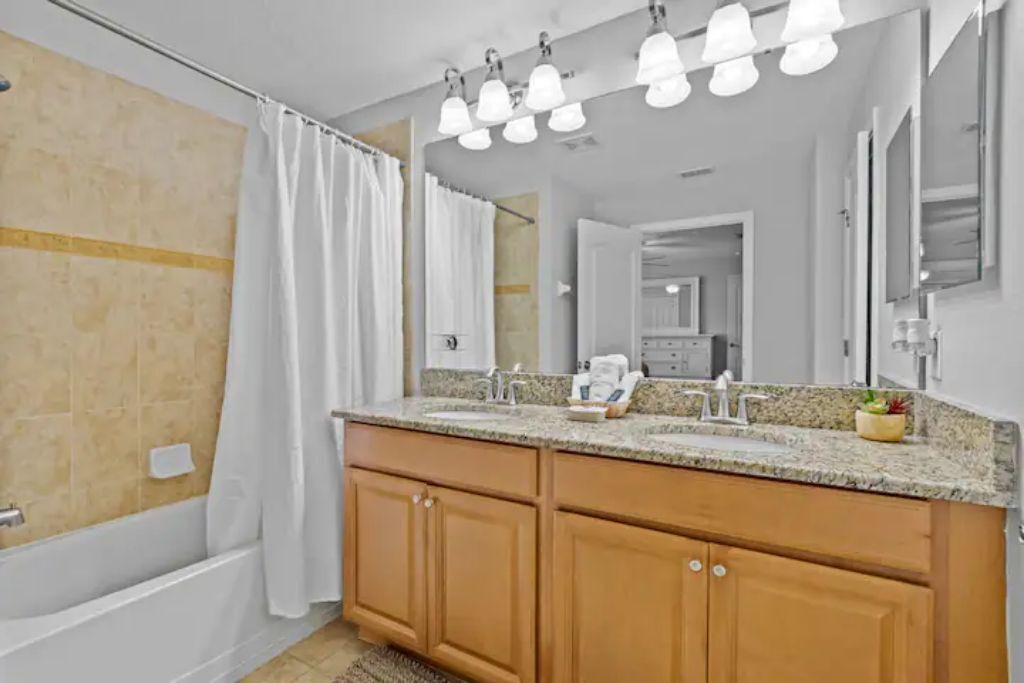Photo of Bathroom in Lindfields