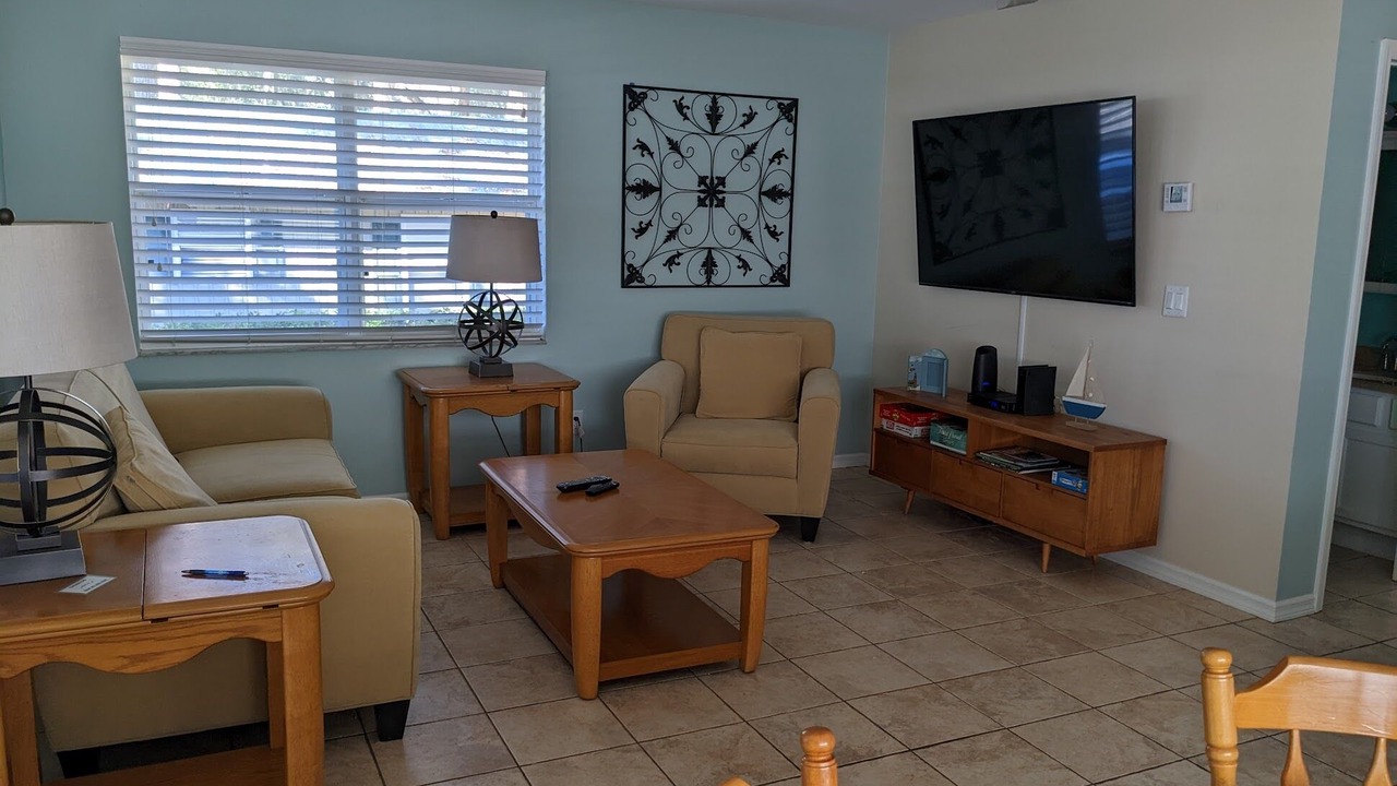 Photo of Livingroom in Salt Springs