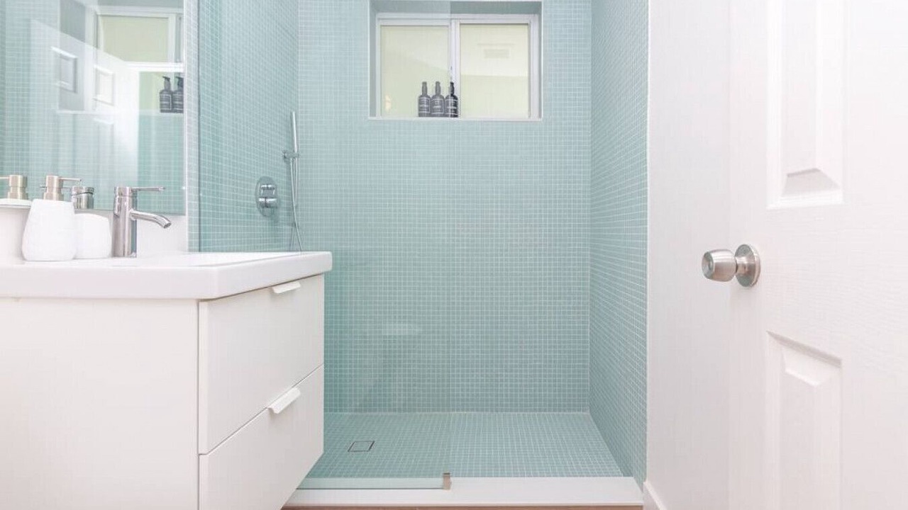 Photo of Bathroom in El Portal