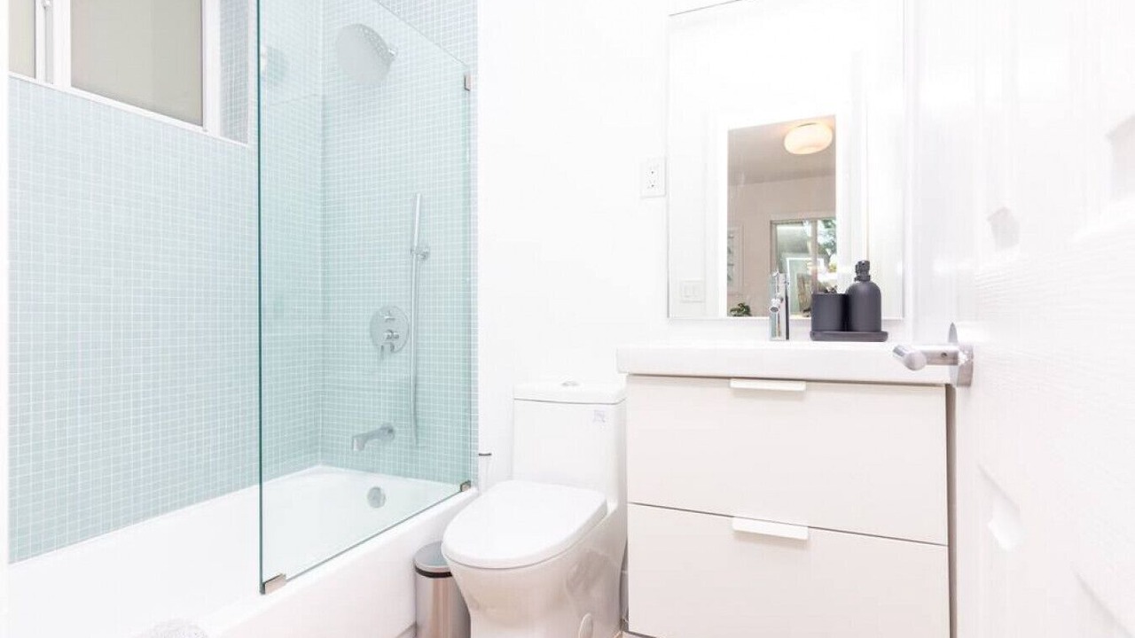 Photo of Bathroom in El Portal